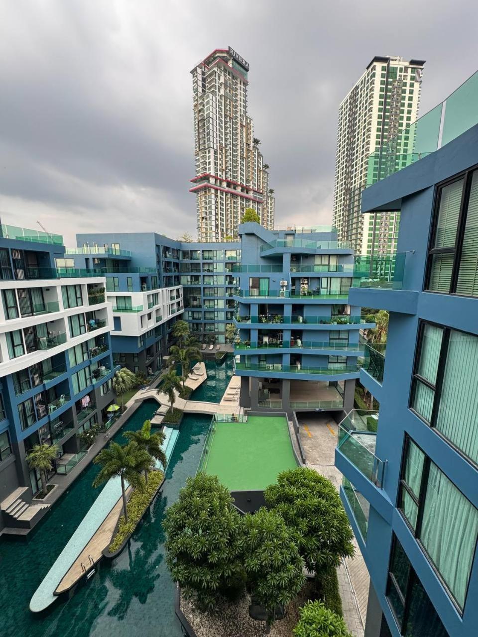 Acqua Bb Pantai Jomtien
